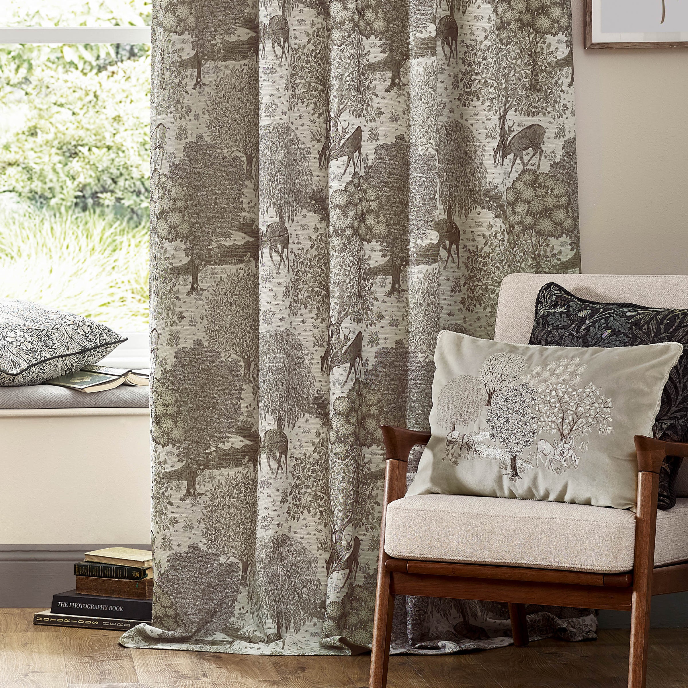 Tende a pieghe a matita in jacquard Brook Woodland - Lino