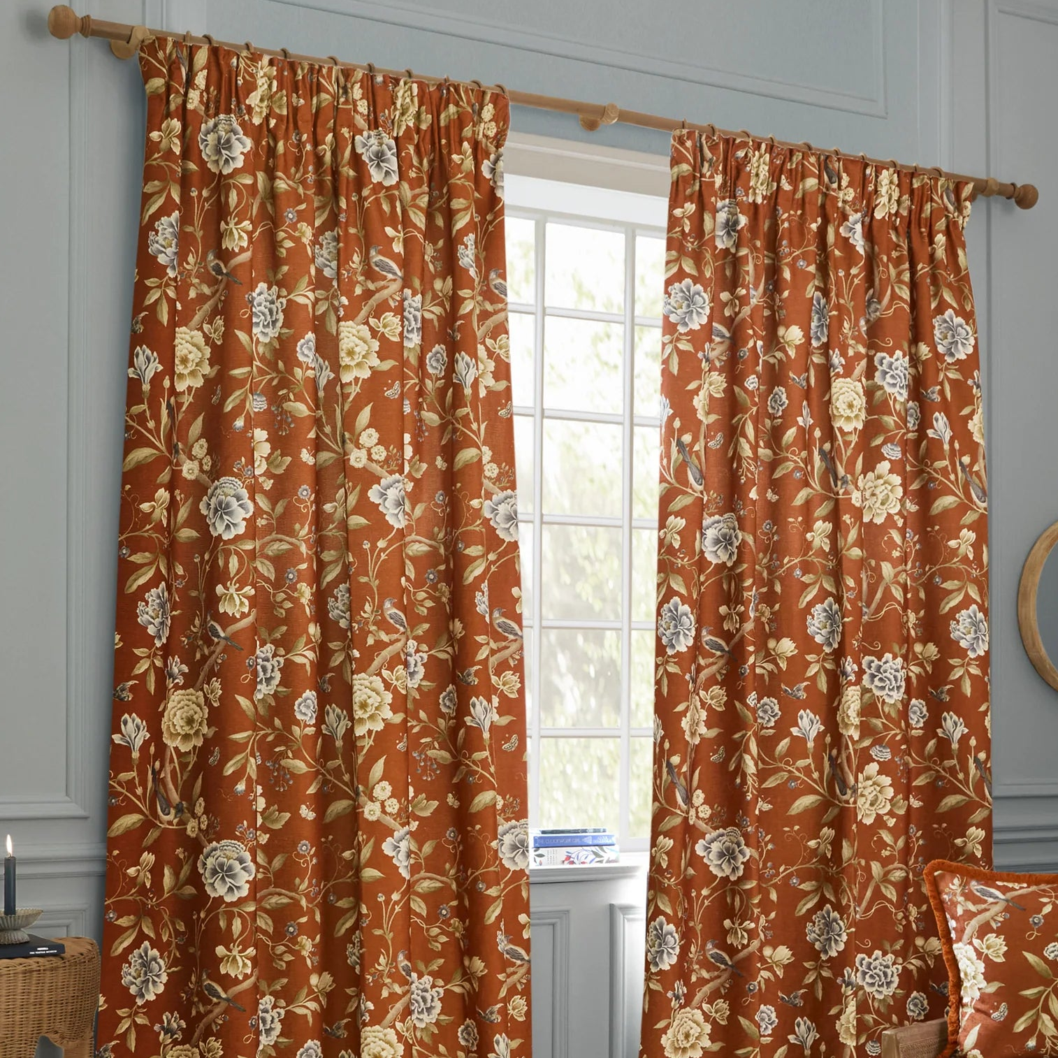 Tende a pieghe a matita in jacquard Brook Woodland - Lino