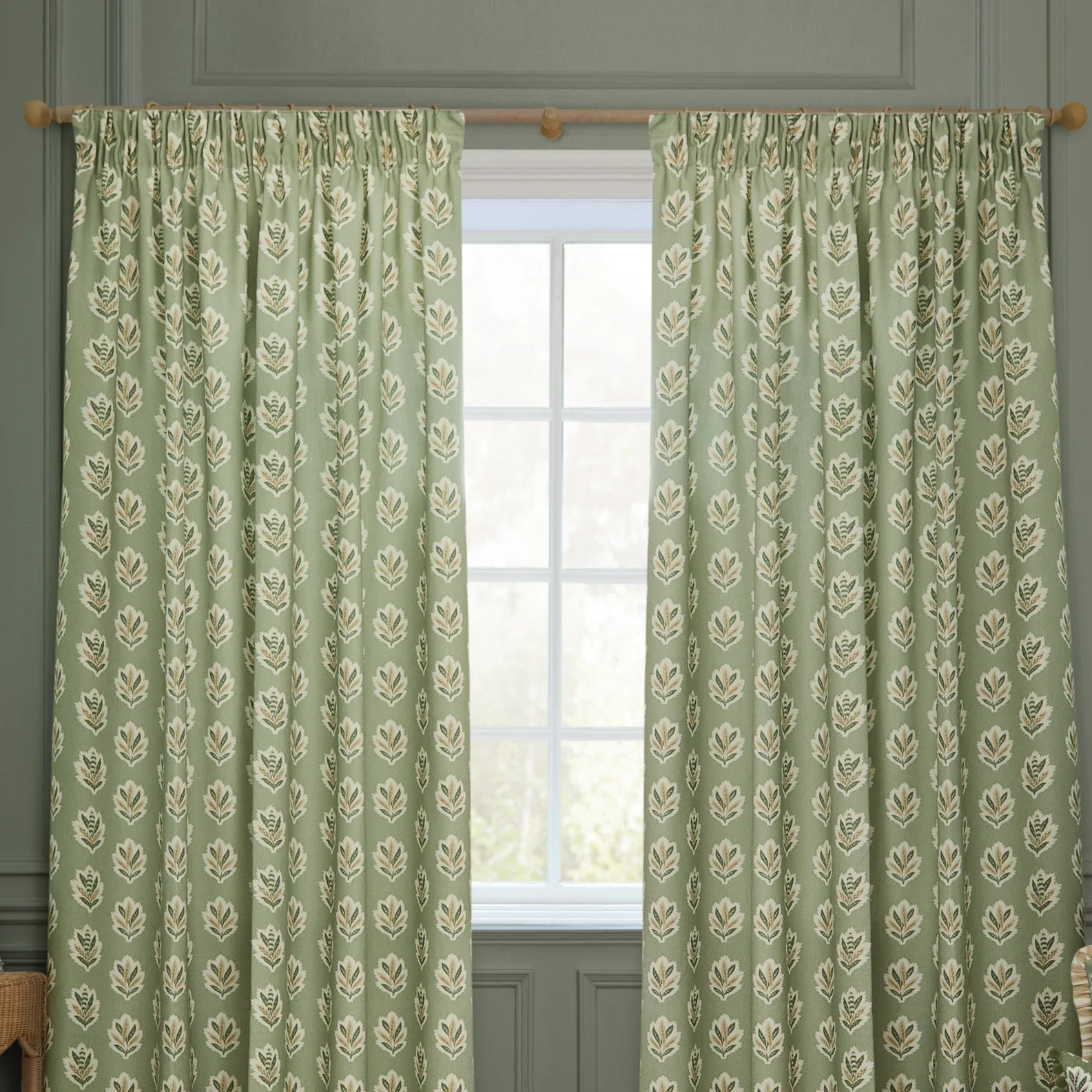 Tende a pieghe a matita in jacquard Brook Woodland - Lino